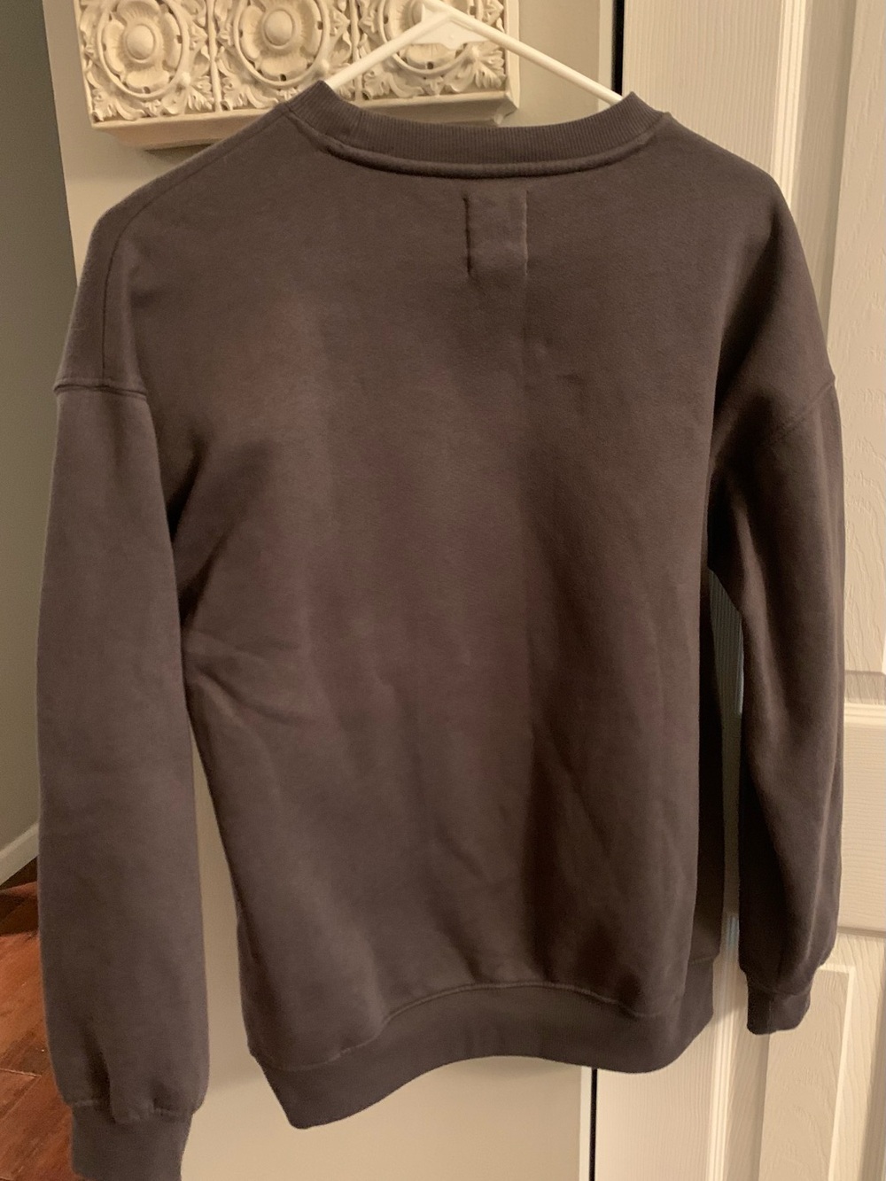 Billabong Black Crewneck Sweatshirt with Multicolor Floral Wave Graphic - M - Picture 3 of 6